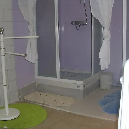 Apartment F2 *
